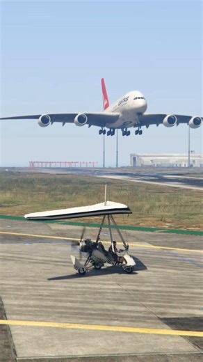 Dangerous Runway Entry by Tiny Plane During Landing - GTA V
