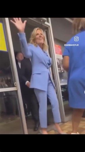 398K views · 1.4K reactions | How rude.藍 PS not a political statement, just funny!! | Sandy's Favourites | Facebook