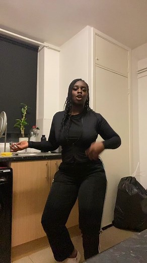 Kitchen Dance Moves: Fun and Energetic Routine