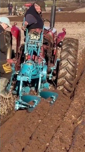 Old Tractor, Powerful Farming Skills#farming#tractor#oldtractor#vintagetrator#plowing
