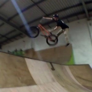 Superman seat grab to footjam whip? 😮 @lachlankirkwood Via @joan_bmx67 #bmx #bmxlife #ridebmx #bike #skatepark | Simplified BMX