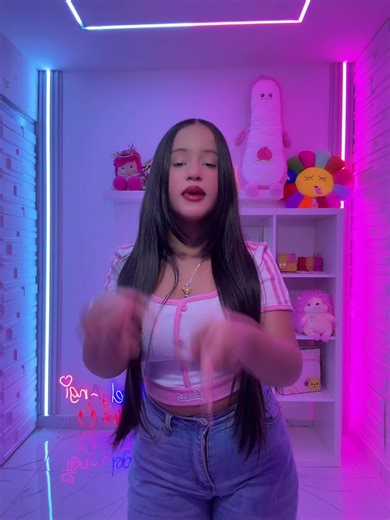 Pelo en Pausa: La Diversión de Angie Fire