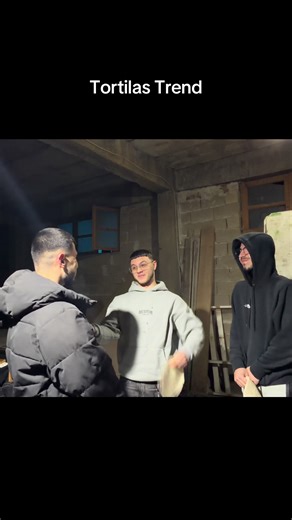 Ikem nshpi me faqe tskuqme😂@G🦈 @𓆩 𓆪 #tortilatrend #funny #albanianboys #endri_elezi #noonehurted