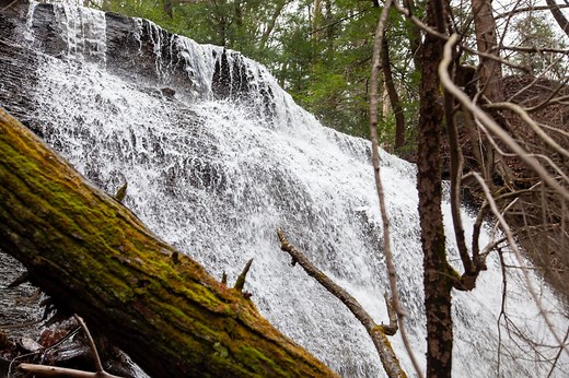 The hidden waterfalls of Hell Hollow (video)