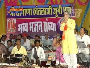 Marwadi Live Bhajan | Aavno Padaila Mataji | Desi Rajasthani Bhajan 2014 | Mahendrasingh Rathore