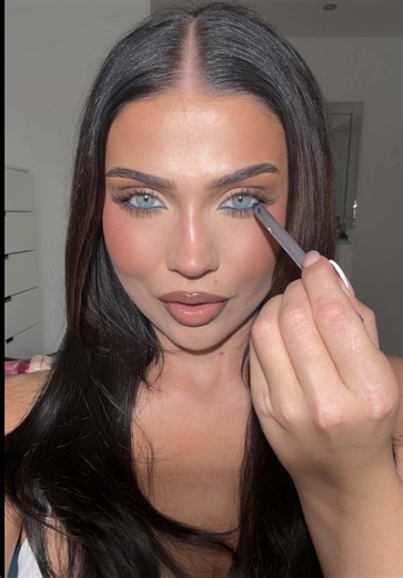 Blue on Blue Eye Makeup: How to Make Your Eyes Pop