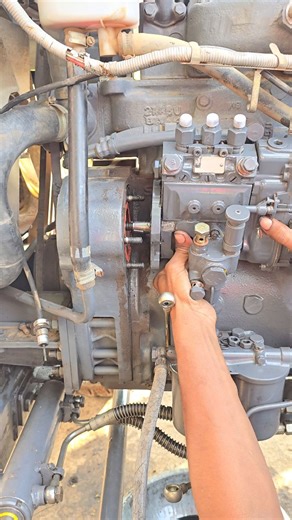 Mechanicals Shorts on Instagram: "Tractor fuel pump fitting #instagood #instagram #mechanic #tractor #fuel #pump #fitting"