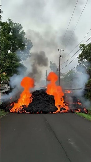 Kilauea Volcano Eruption 🌋 Lava Flowing Through Puna, Hawaii | 4K