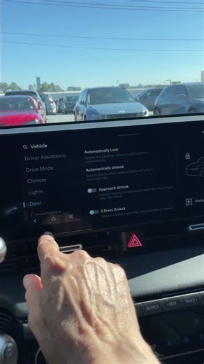 2026 IONIQ 5 SE Setting up the Auto Door locking settings. #1 Safety