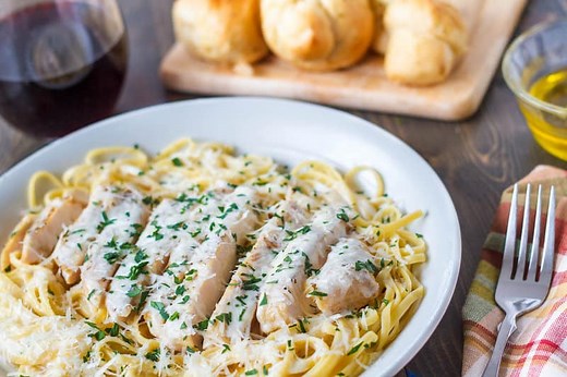 Copycat Olive Garden Chicken Alfredo