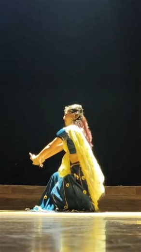 Aaja nachle nachle #stagedance #collegesong #danceperformance #universitydance #dancecover #dance