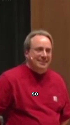 Why Linus Torvalds Refuses To Use Debian Linux #shorts #coding #linuxdistro
