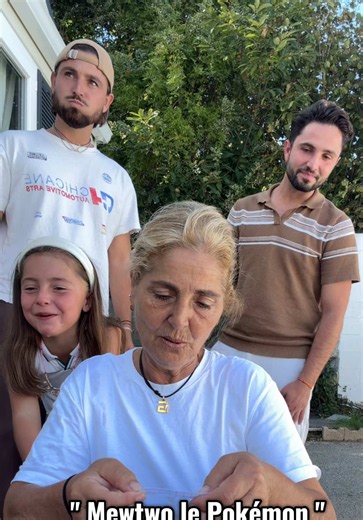 Bon bah c’est notre meilleur jeu voilà 🤣😂 Au passage je vous présente ma mère 😙 #pourtoi #fyp #viral #famille #trend