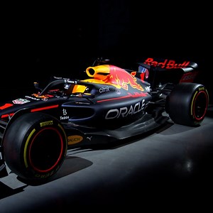586K views · 5K reactions | Here it is, the super-sleek new RB18: ready to send it into the new Formula 1 era 朗 | Red Bull Motorsports | Facebook