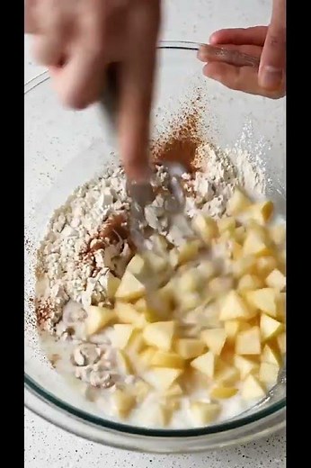 CRISPY Apple Cinnamon Fritters Easy 20 Minute Spanish Buñuelos #shorts