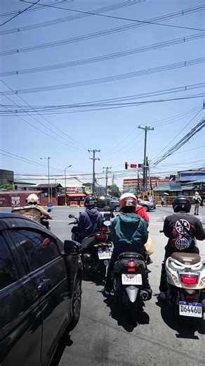 Exploring ROAD STOP LIGHT EVANGELISTA LEFT TURN to GOVERNOR DRIVE #drive