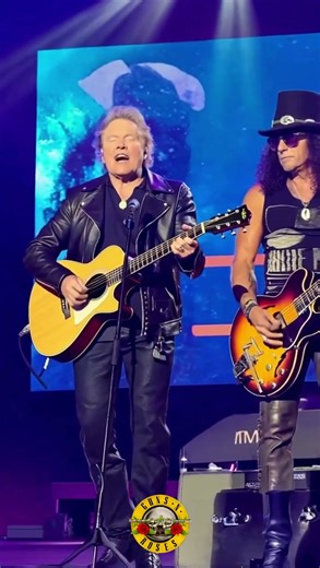 😱 GNR Stage Reveal: Slash’s 12-Effect Board