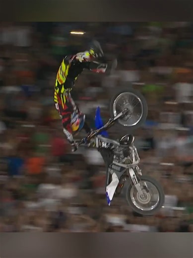Motorcycle FMX freestyle stunt show Auraaa 999%🏍️🥶💪🔥 #USA #motorcycle #stunt #FMX #fyp