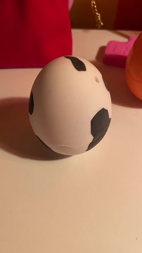 Howd they get there #fyp #egg