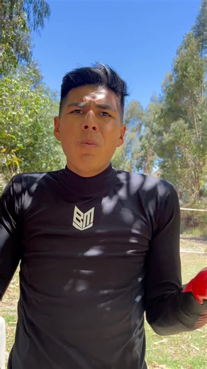 ❤BM ❤️ 51 modelos a escoger 👌TALLAS :5,6,7,8,9,10 Y 11 ➡PARA TU SER UN ARQUERO DE CALIDAD REALIZA COMPRAS DE CALIDAD ✈ENVIOS A NIVEL NACIONAL POR LA AGENCIA SHALOM O OLVA COURIER 🔥LOS ENVIOS SE HACEN PREVIO DEPOSITO DESDE LA CIUDAD DE HUANCAYO 🔥 MAS INFORMACIÓN A NUESTRO : 📲💚 WHATSAPP : 916575253 -955 439 897‬ ❤️TIKTOK : https://www.tiktok.com/@bmtrecegloves?_t=ZM-8wy4wHiBsl3&_r=1 ❤️Instagram : https://www.instagram.com/bm_13_gloves?igsh=MW5wa2x0czBudGxsOA==&utm_source=qr Si gusta puede pas