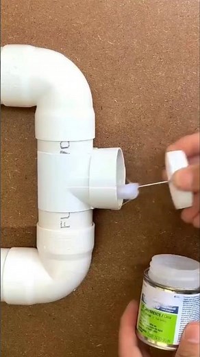 How to connect a PVC tee without cutting the pipe #tips #construction