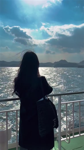 船旅での海の中入る船の魅力！