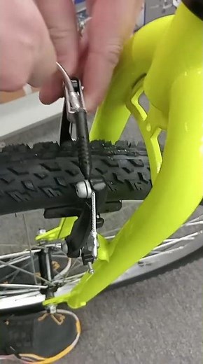 Comment Monter, Démonter et Remonter les Freins de la roue avant d’un vélo avec Facilité