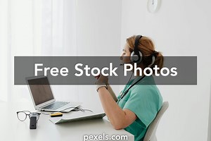 Free Nurse Using A Computer Photos