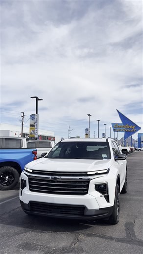 Meet the new 2026 Chevrolet Traverse LT — Chevy’s redesigned SUV built for families who want space, tech, and comfort without giving up performance. With seating for seven, a full suite of driver-assist features, a 17.7-inch touchscreen, Bose audio, wireless charging, and tri-zone climate control, this Traverse is set up for real everyday life. Powered by Chevy’s 328-hp 2.5L Turbo, plus Hitch Guidance, Rear Camera Mirror, HD Surround Vision, and Adaptive Cruise Control — it’s made to handle road