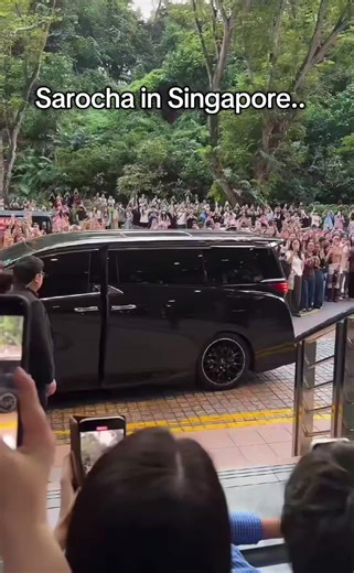 Sarocha is here.. SAROCHA AT MIKIMOTO SG OPENING #MIKIMOTOSGxFreen #MIKIMOTO #freensarocha #srchafreen #freensarochachankimha