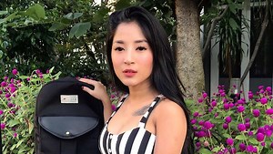 Unggah Video Ciuman di IG, Model Seksi Julia Mango Dihujat