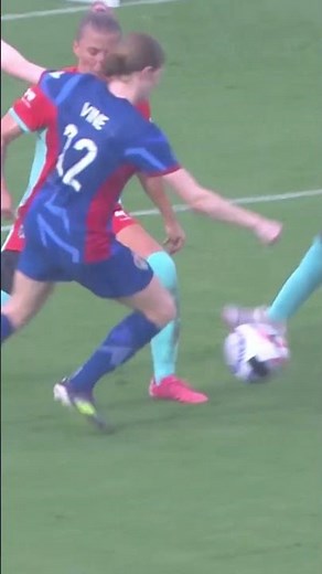 Give it up for Vine! Cortnee Vine nets her first NWSL goal for the Courage—what a moment! #nwsl