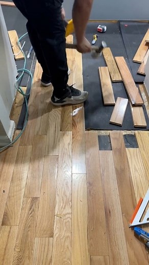1.6M views · 3.5K reactions | 﫡 #ricardofloors #reelsfypシ #foryouシ #woodworking #installation #satysfying #asmr #Tiktok #shorts | Ricardo’s Floors and Granite | Facebook