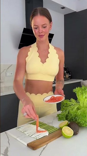 Healthy cucumber and salmon rolls 🥒✨