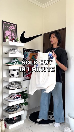 Hoodie Boxy Terbaru dari Chambredelavain: Siap War!