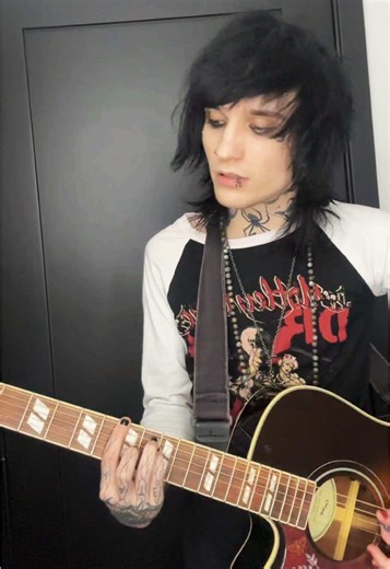 Pray for My Computer - Computer Desk Lady Needs Help!