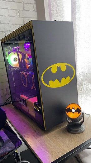 Batman-Themed Computer Setup Showcase