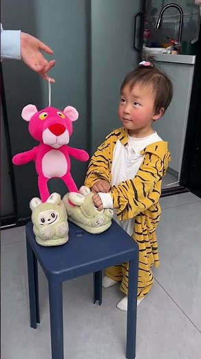 Looking for the right slippers! #ProductRecommendation #FunFamily #funny