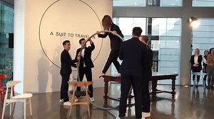 ポール･スミスからすごいスーツ「A SUIT TO TRAVEL IN」がこの秋発売します。スーツでこんな動きができるなんて!! http://hpplus.jp/spur/clip/2116123/ ＃ASUITTOTRAVELIN | SPUR