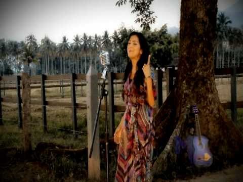 Eyshila - Nada Pode Calar um Adorador (Clipe Oficial)