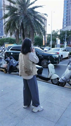 Convenient Parking Without the Car - Askui M8 ParkEase Harmonyos