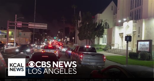 Traffic builds as Sunset Fire burns through Hollywood Hills