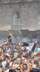 104K views · 1.8K reactions |  #CDMX | Imágenes impactantes de lo que se vive en el centro histórico de la capital del país. ⚠️ | Quadratín Michoacán | Facebook