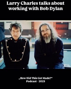 Larry Charles, who directed the film „Masked and Anonymous“ with Bob Dylan and co-wrote the screenplay with him, has written a new book („Comedy Samurai“), in which he also shares stories about their time together. A brief impression is given in this excerpt from a recent episode of the podcast „How Did This Get Made?“ The line Bob suggests for the movie might sound familiar to you… #bobdylan #larrycharles #maskedandanonymous @larrycharles @hdtgm | Daily Dylan