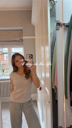 anna kate⭐️ on Instagram: "a lie in was NEEDED🪷✨💐🧘🏼‍♀️ skincare & makeup: @beautyofjoseon_official replenishing rice milk @erborian_uk bamboo super serum @rimmellondon multi tasker 3 in 1 bronzing stick @narsissist radiant creamy concealer @sacheubeauty lip liner stay in @rhode glazing mist @drsamsskincare flawless moisturiser intense @eosproducts shea butter body moisturiser #dayinmylifevlog #adayinmylife #studentlife #unistudent univlog"