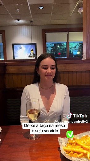 #etiquette #elegancia #etiqueta #elegance #elegante #elegant #lady #chic #mannersmatter #ladyamandamirellly #vinho #wine #winer