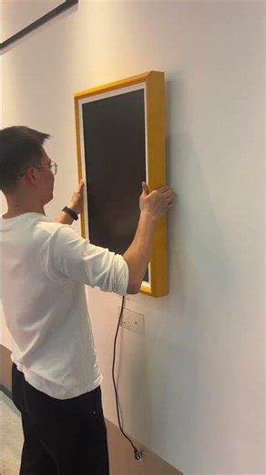 Digital Art Frame Display: Anti-Glare IPS Screen for Galleries & Retail