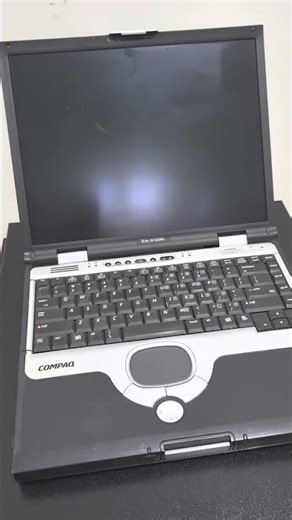 Notebook Compac Anos 2000 #hplaptop #anos2000 #retrotech