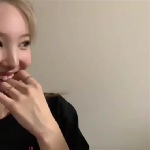 ไวท์แพน: ความสนุกกับวีดีโอใหม่จาก Weedell