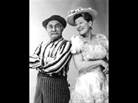 Grandpa Jones & Minnie Pearl - Papa Loves Mambo